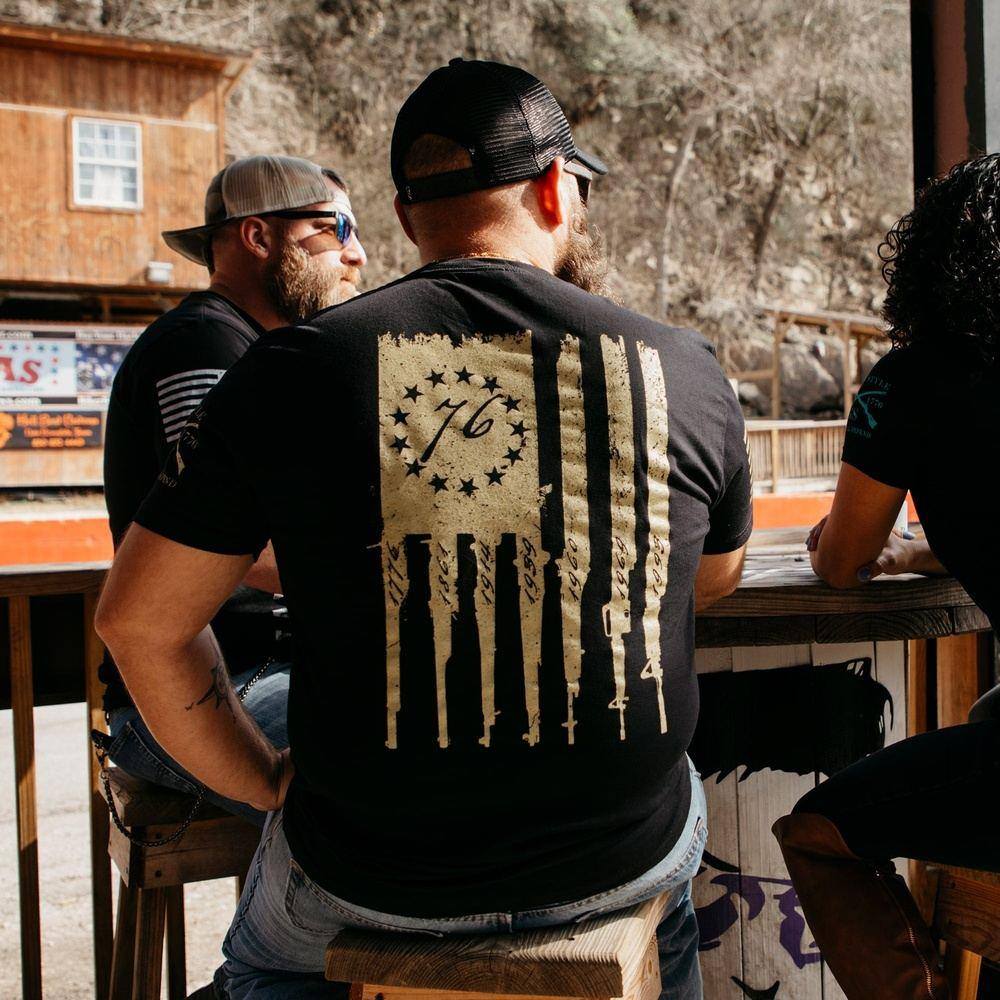 Men's Tee Betsy Rifle Flag  | Grunt Style 